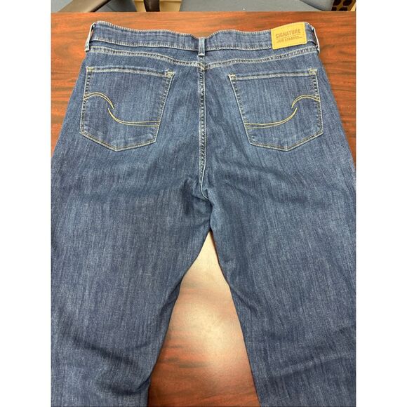 Signature Levi’s Mid Rise Bootcut Jeans Size 16 Long - Picture 4 of 9